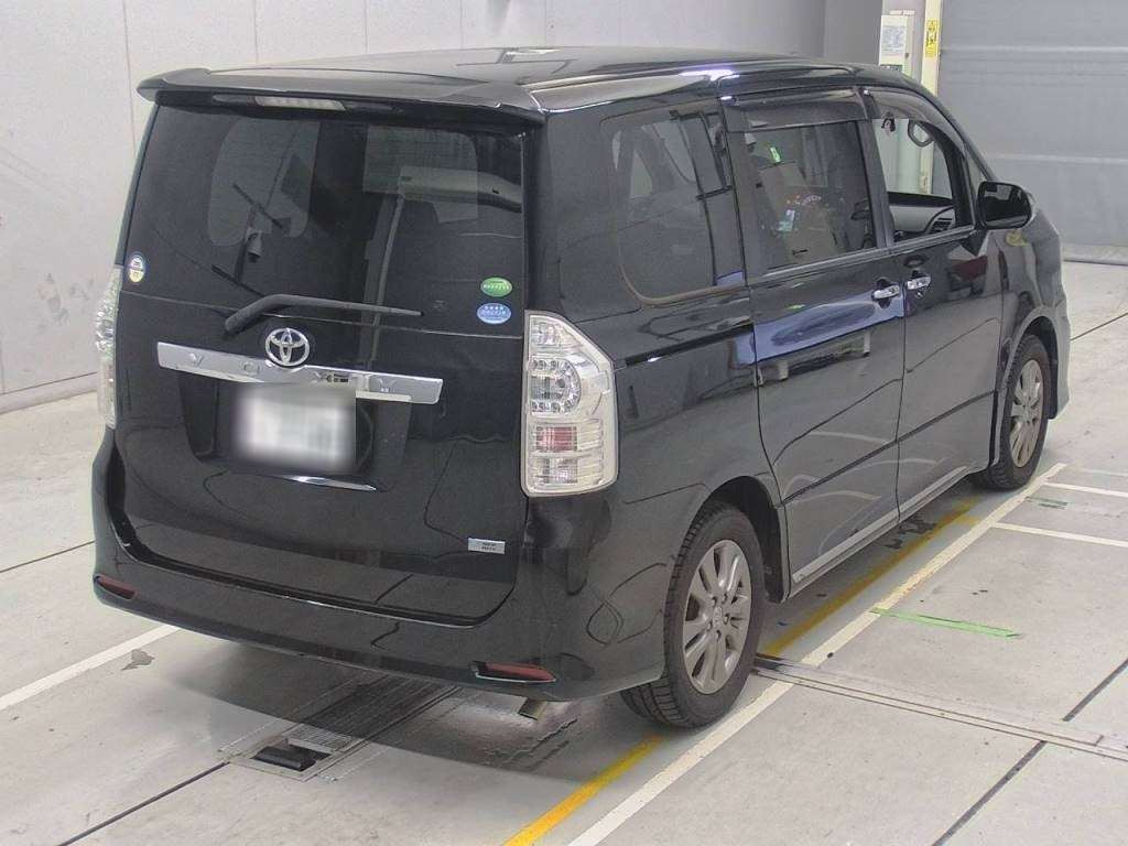 2012 Toyota Voxy ZRR70W[1]