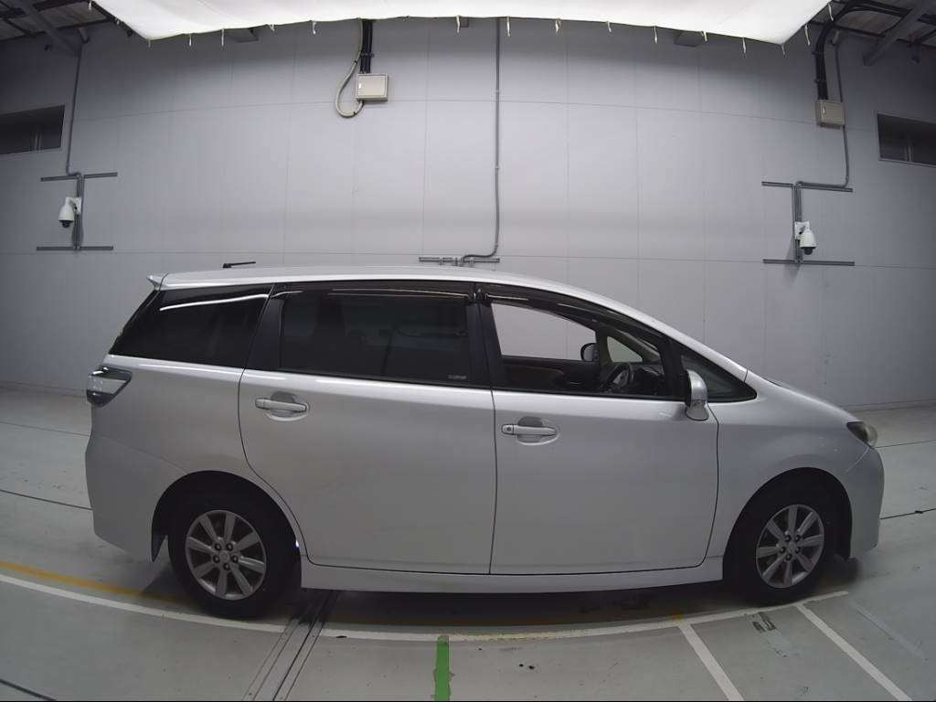 2014 Toyota Wish ZGE20G[2]