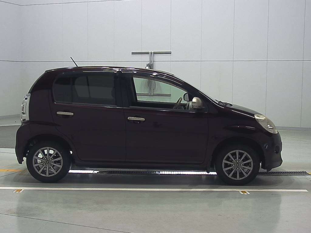 2010 Toyota Passo KGC30[2]