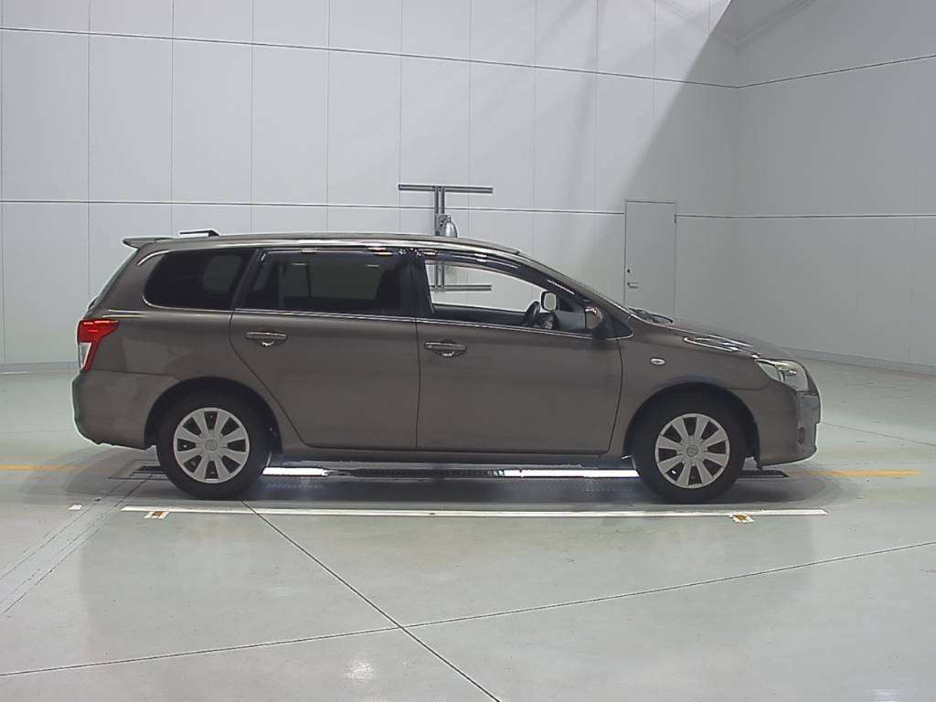 2010 Toyota Corolla Fielder NZE141G[2]