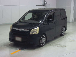 2007 Toyota Noah