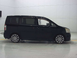 2007 Toyota Noah