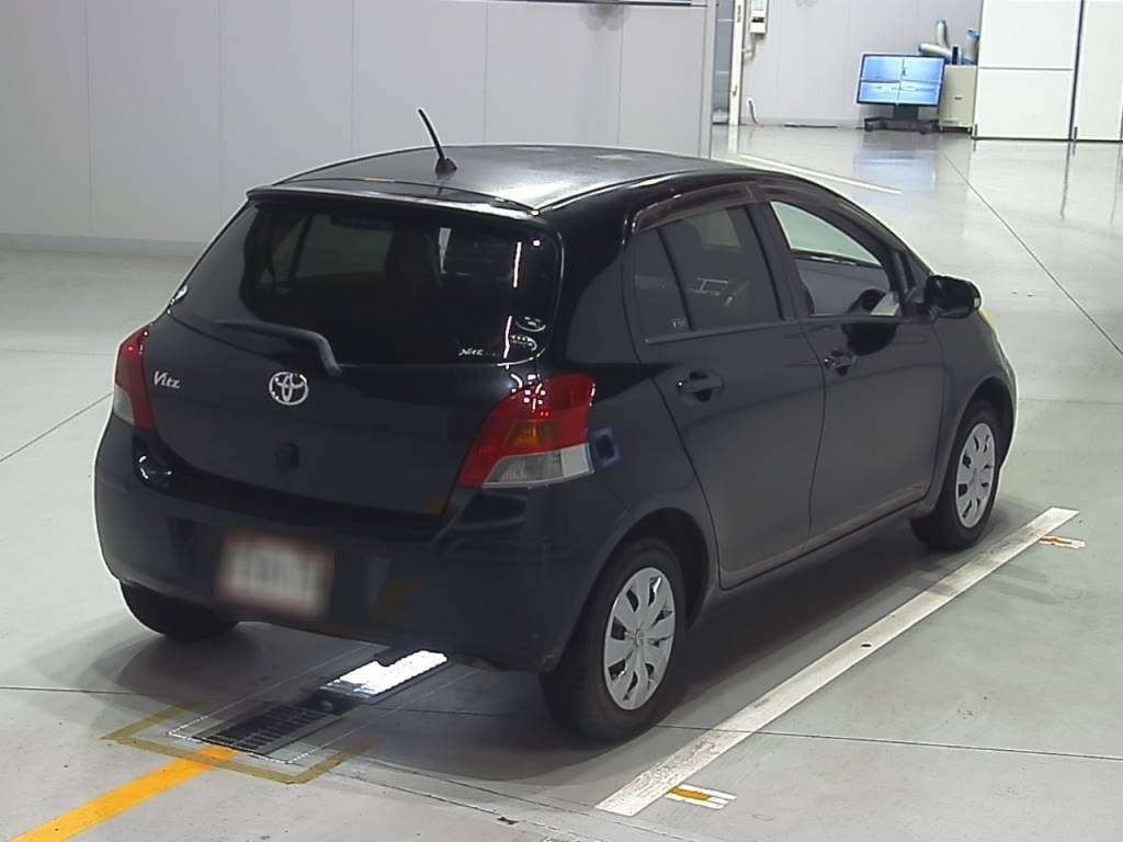 2007 Toyota Vitz SCP90[1]