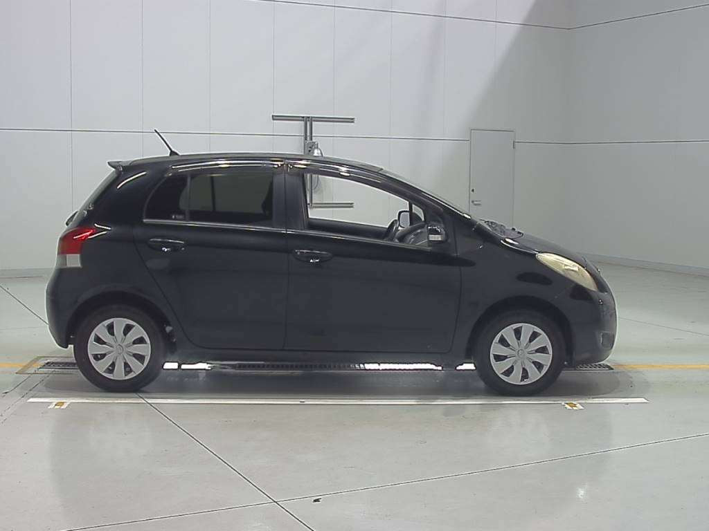 2007 Toyota Vitz SCP90[2]