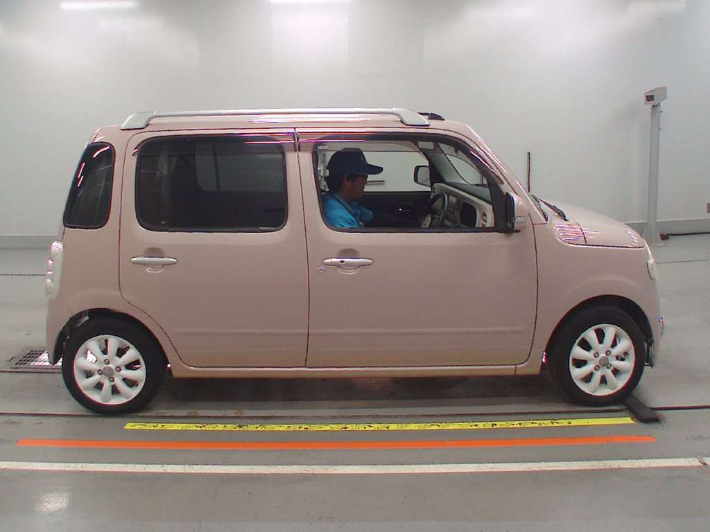 2012 Daihatsu Mira Cocoa L675S[2]