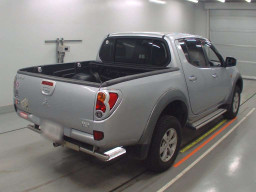 2006 Mitsubishi Triton