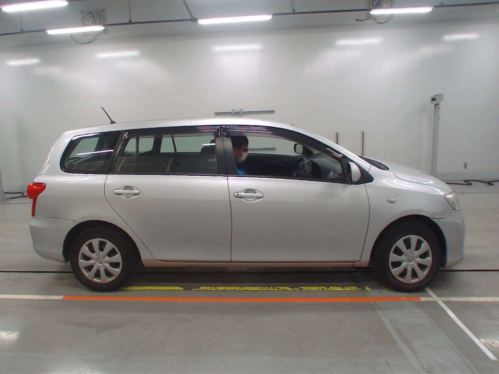 2009 Toyota Corolla Fielder NZE141G[2]