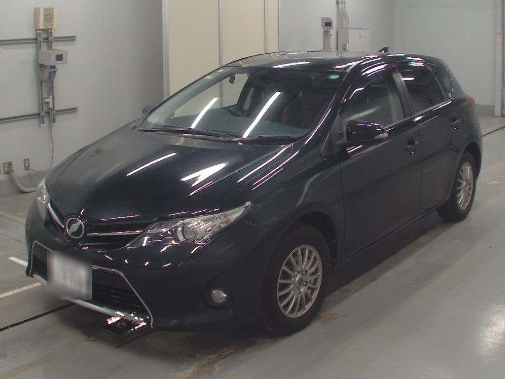 2013 Toyota Auris NZE184H[0]