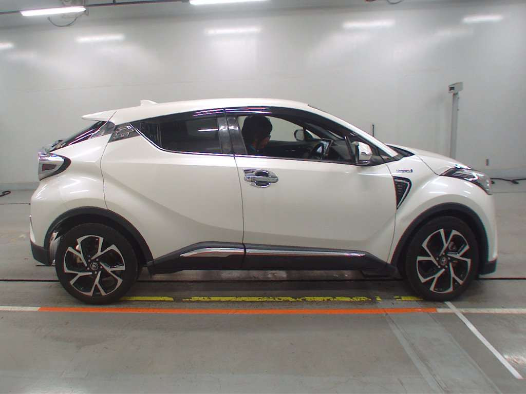 2018 Toyota C-HR ZYX10[2]