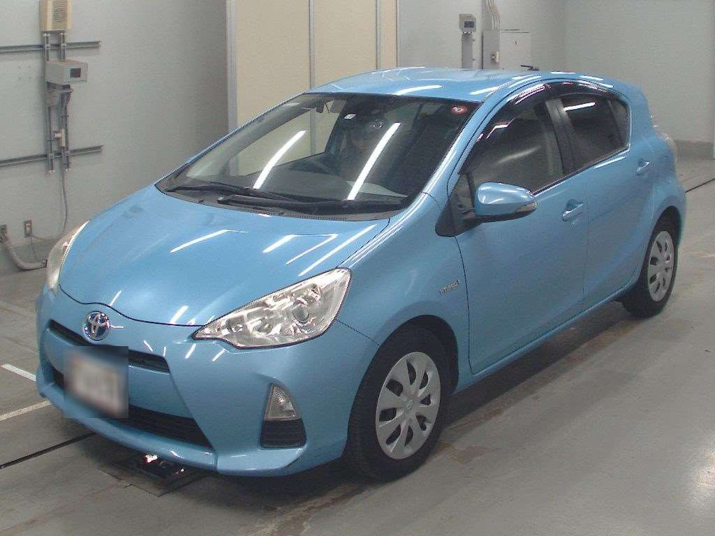 2013 Toyota Aqua NHP10[0]