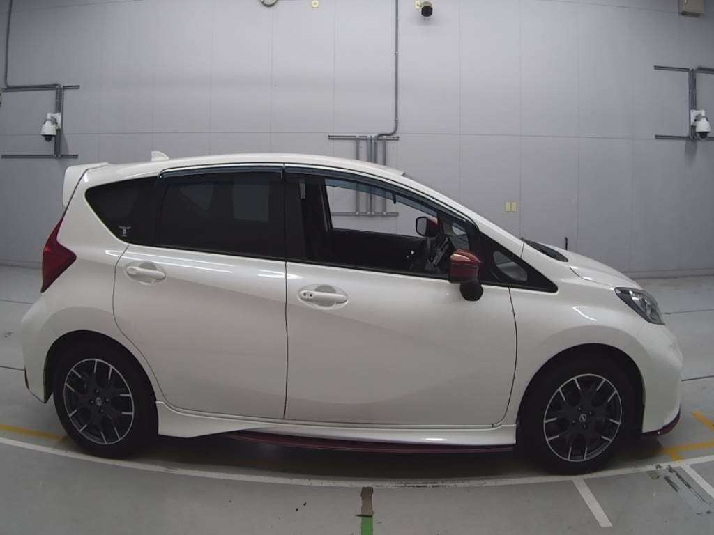 2015 Nissan Note E12[2]