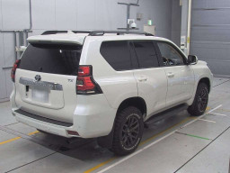 2023 Toyota Land Cruiser Prado