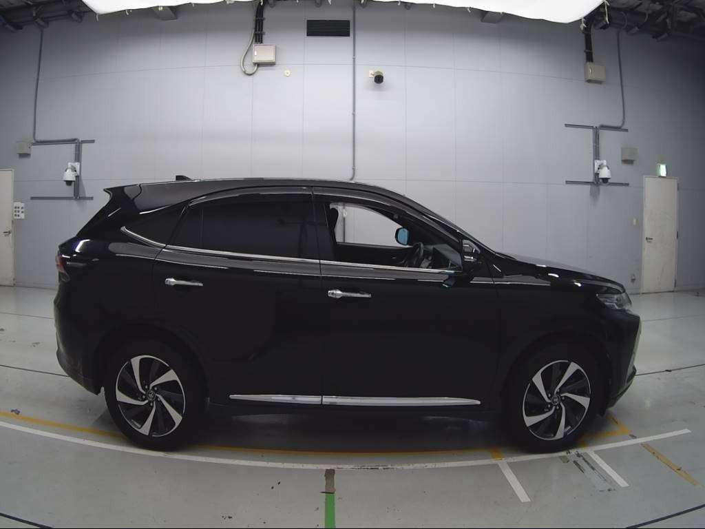 2017 Toyota Harrier ASU60W[2]