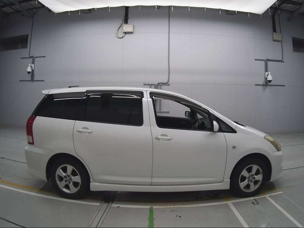 2006 Toyota Wish ZNE10G[2]