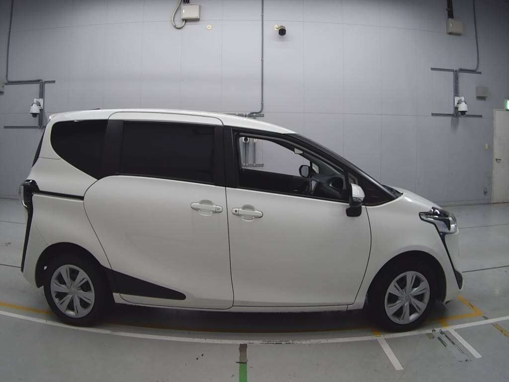 2019 Toyota Sienta NSP170G[2]