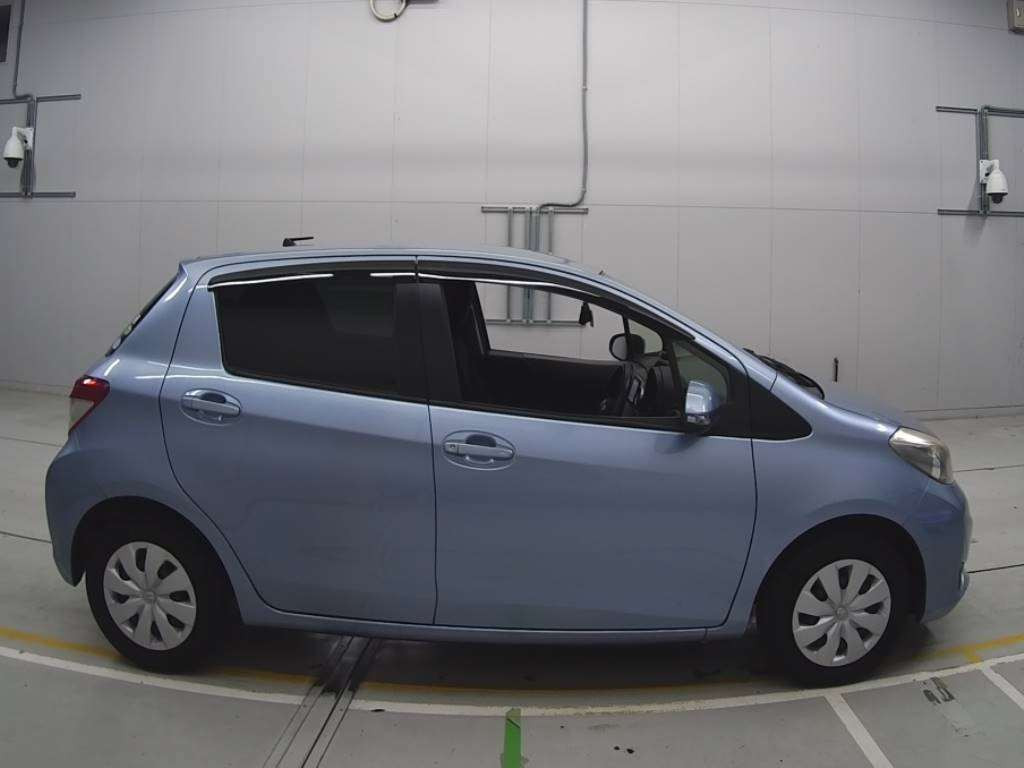 2012 Toyota Vitz NSP130[2]