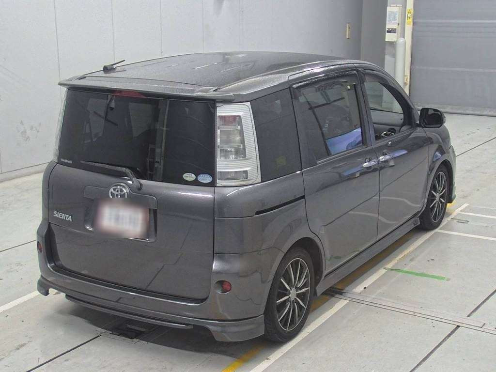 2011 Toyota Sienta NCP81G[1]