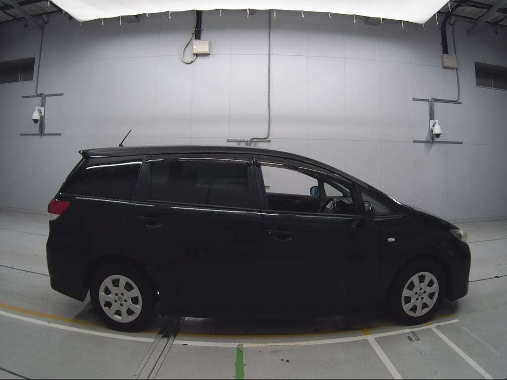 2011 Toyota Wish ZGE20G[2]