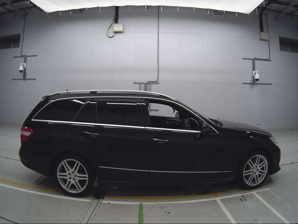 2010 Mercedes Benz E-Class  Station Wagon 212256C[2]