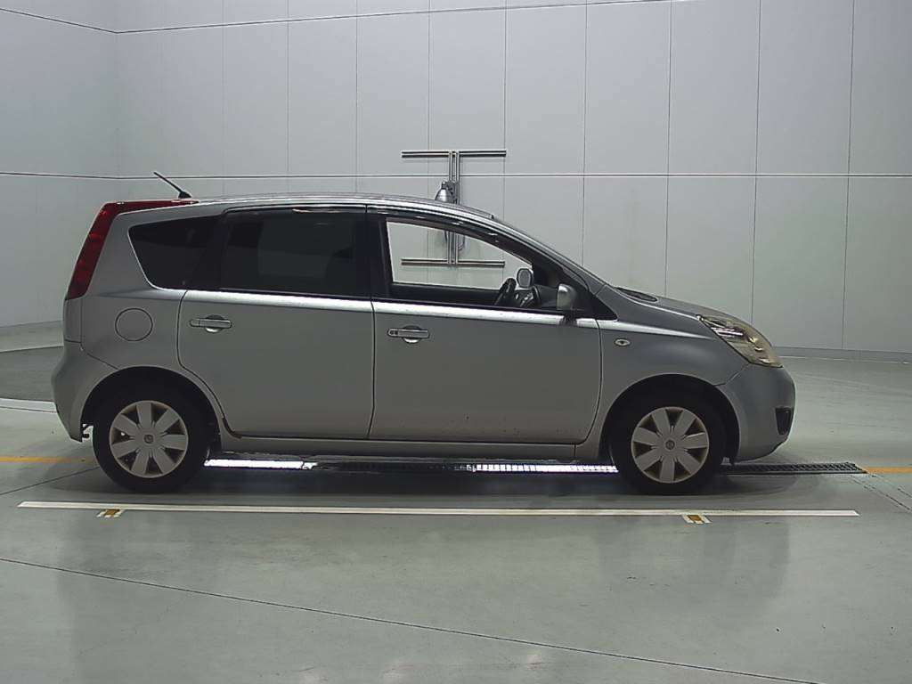 2009 Nissan Note E11[2]