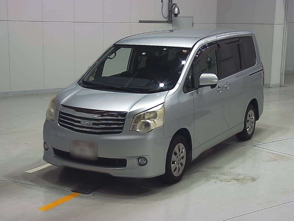 2013 Toyota Noah ZRR70G[0]