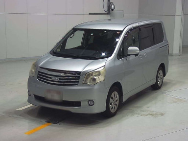 2013 Toyota Noah