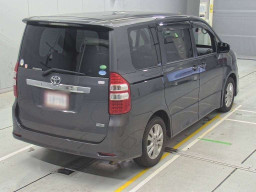 2012 Toyota Noah