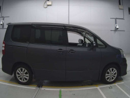 2012 Toyota Noah