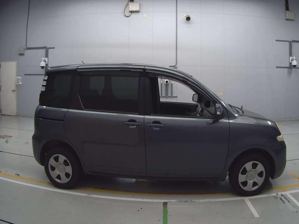 2007 Toyota Sienta NCP81G[2]