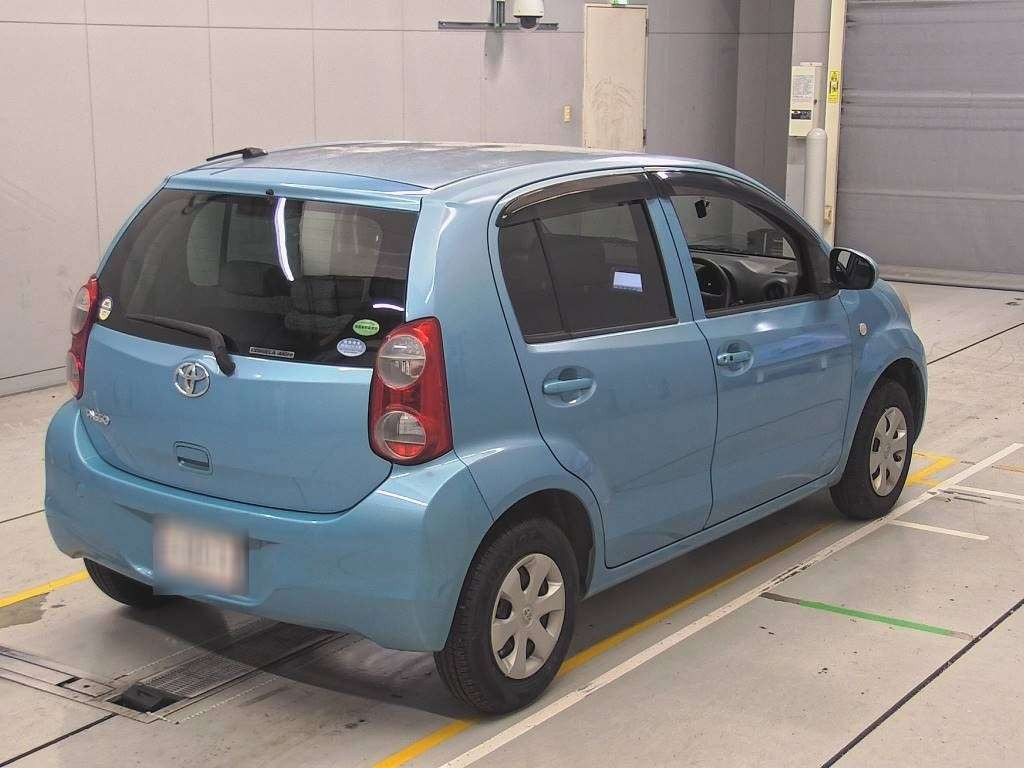 2012 Toyota Passo KGC30[1]