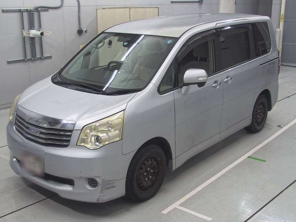 2011 Toyota Noah ZRR70G[0]