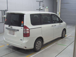 2011 Toyota Noah