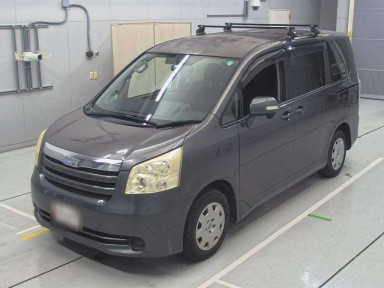 2010 Toyota Noah