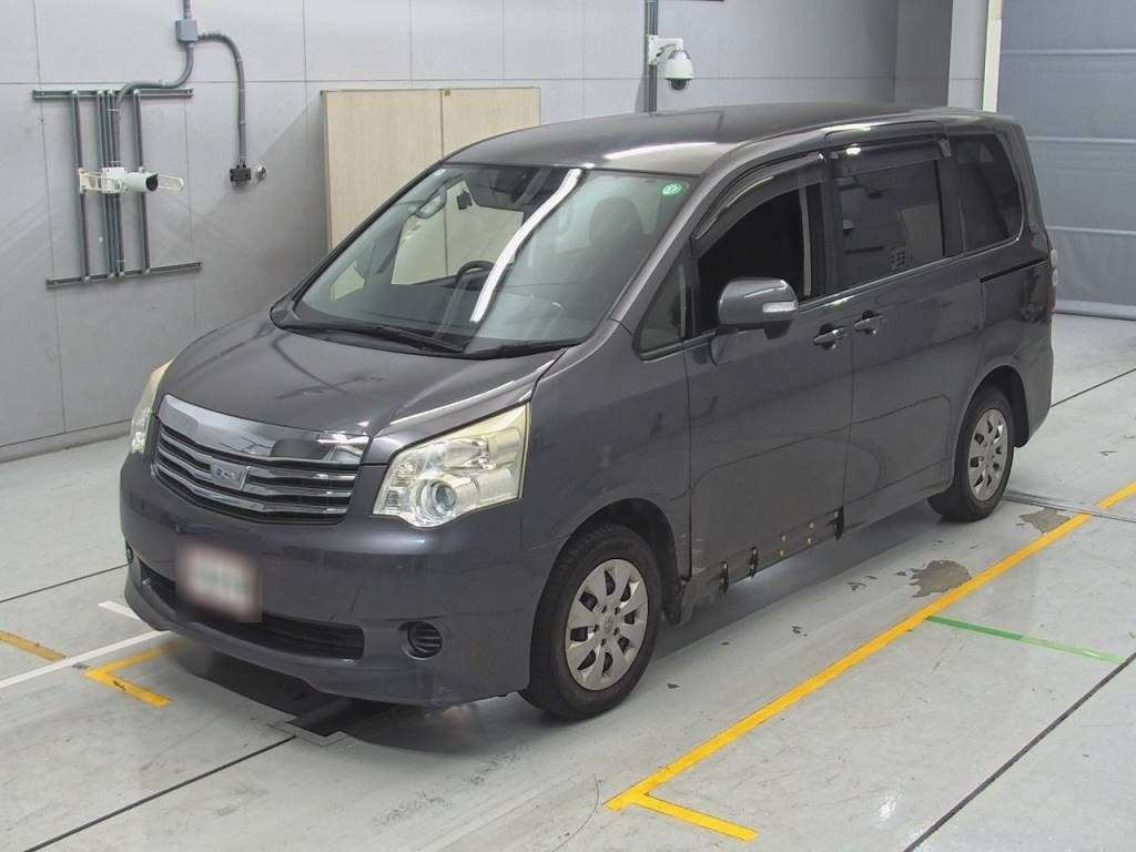 2013 Toyota Noah ZRR70G[0]