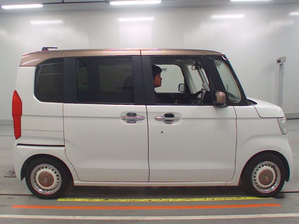 2019 Honda N-BOX JF3[2]