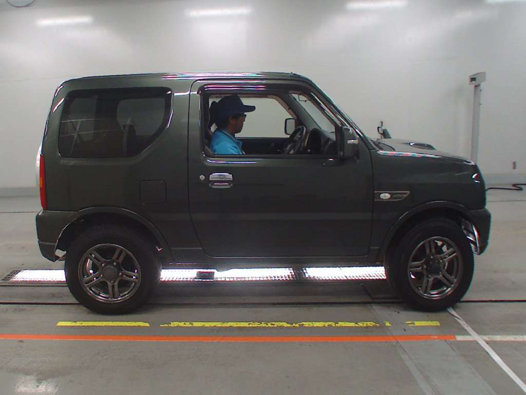 2015 Suzuki Jimny JB23W[2]