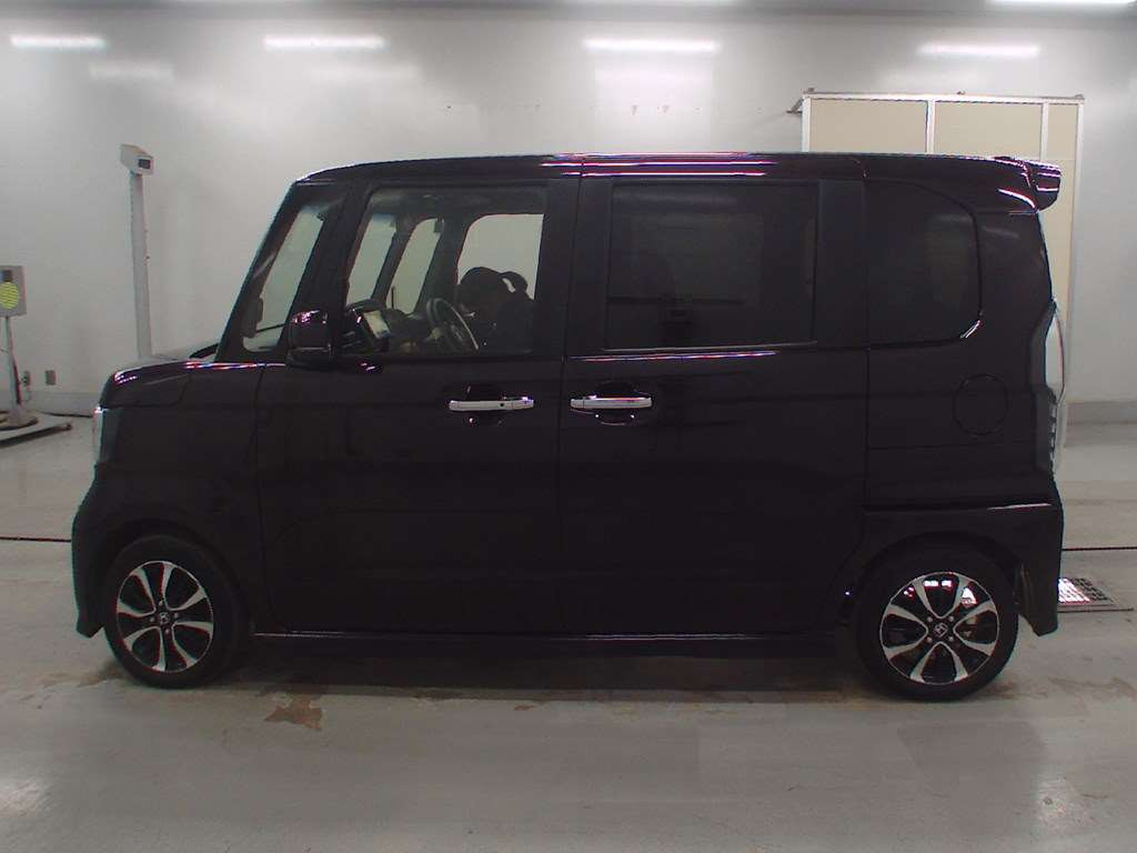 2020 Honda N-BOX CUSTOM JF3[2]