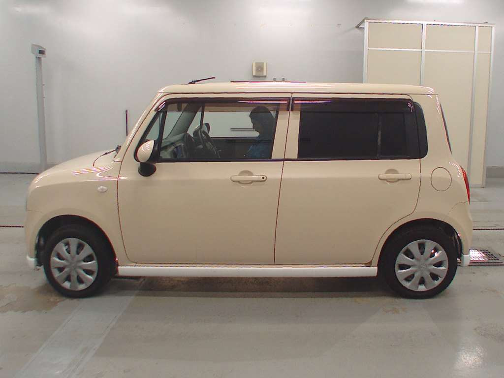 2011 Suzuki ALTO Lapin HE22S[2]