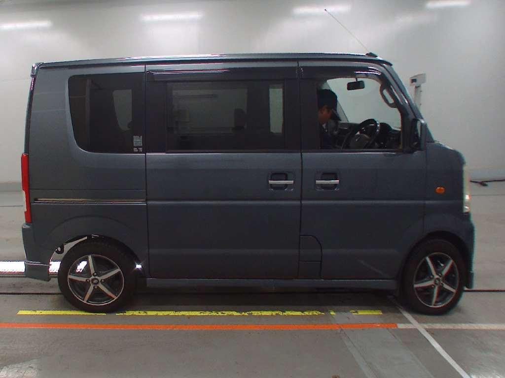 2005 Suzuki Every Wagon DA64W[1]