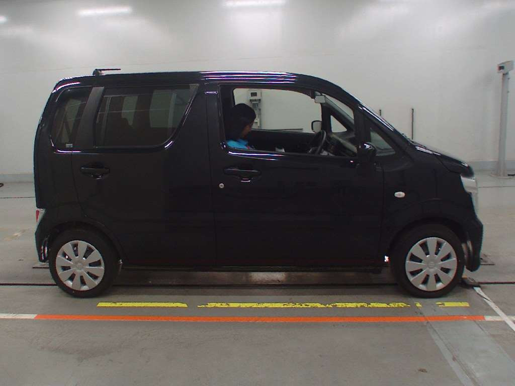 2022 Suzuki Wagon R MH85S[1]