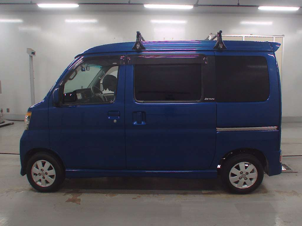 2009 Daihatsu Atrai Wagon S331G[2]