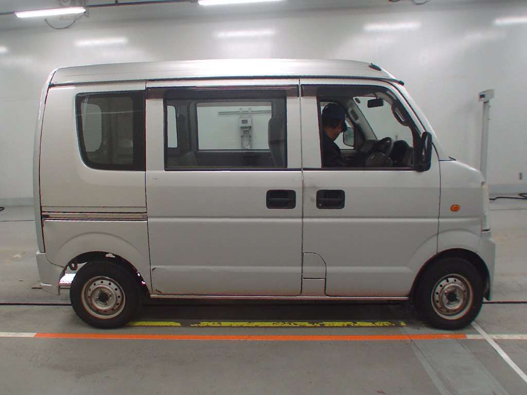 2009 Suzuki Every DA64V[1]