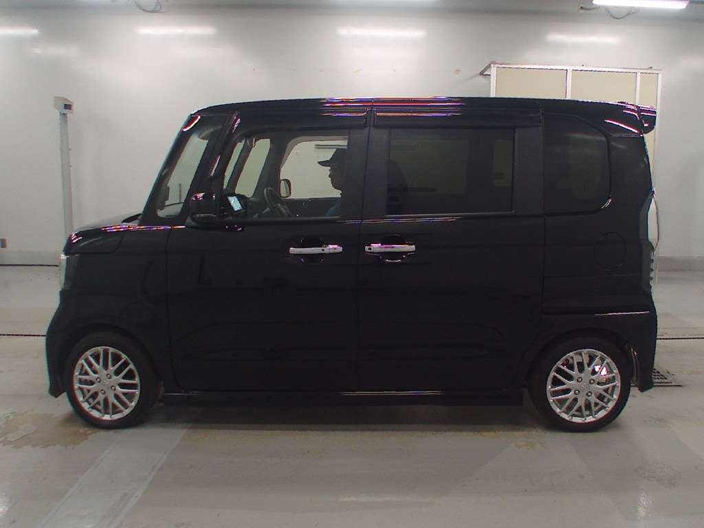 2021 Honda N-BOX CUSTOM JF3[2]