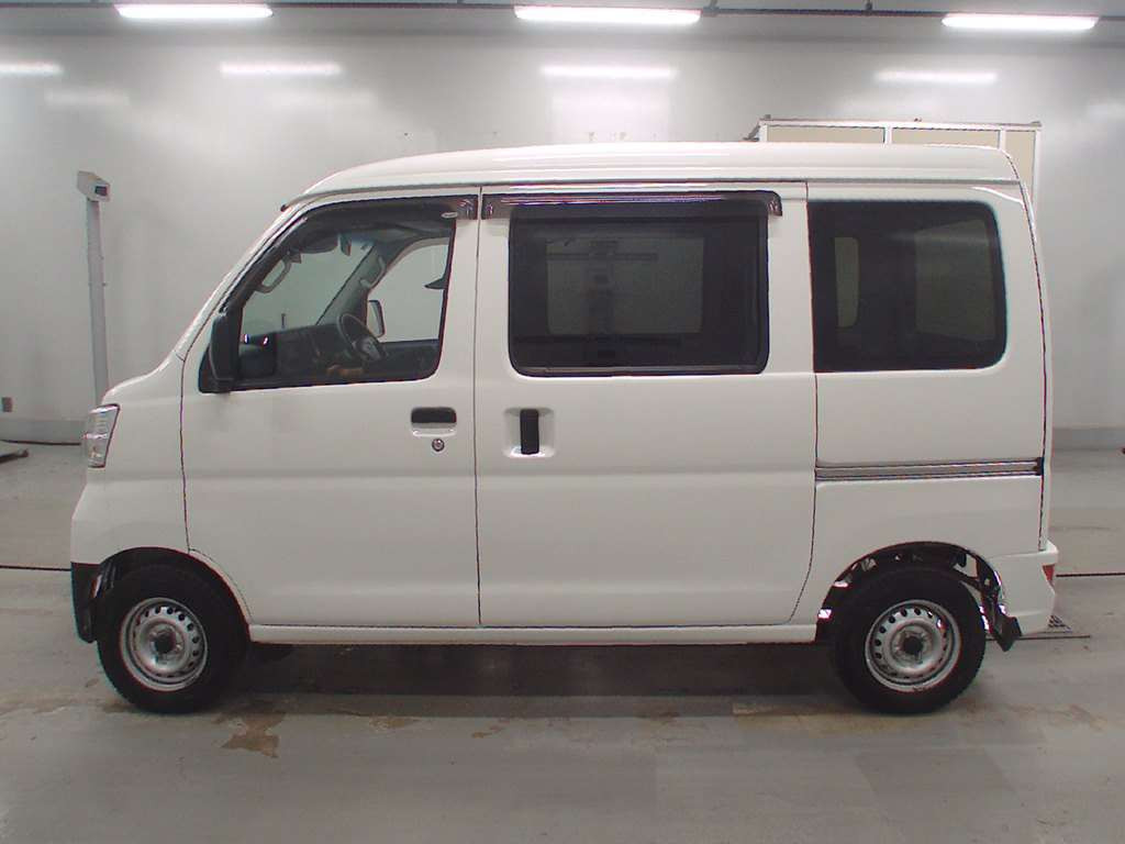 2020 Daihatsu Hijet Cargo S321V[2]