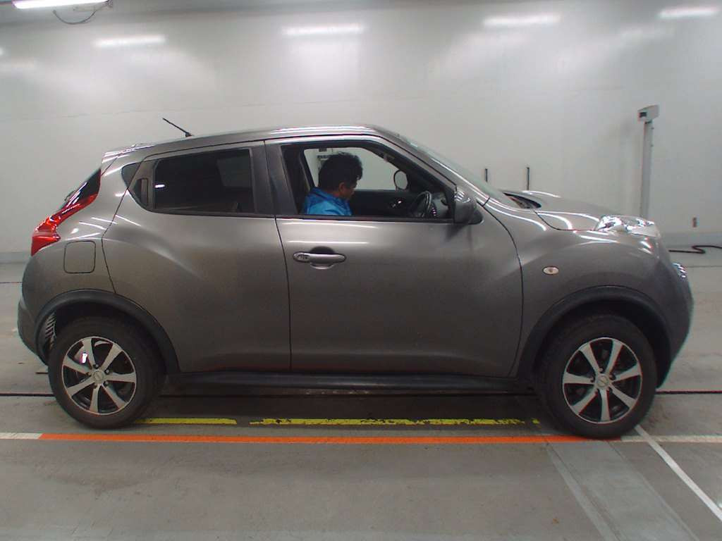 2010 Nissan JUKE YF15[2]