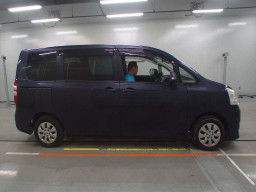 2011 Toyota Noah