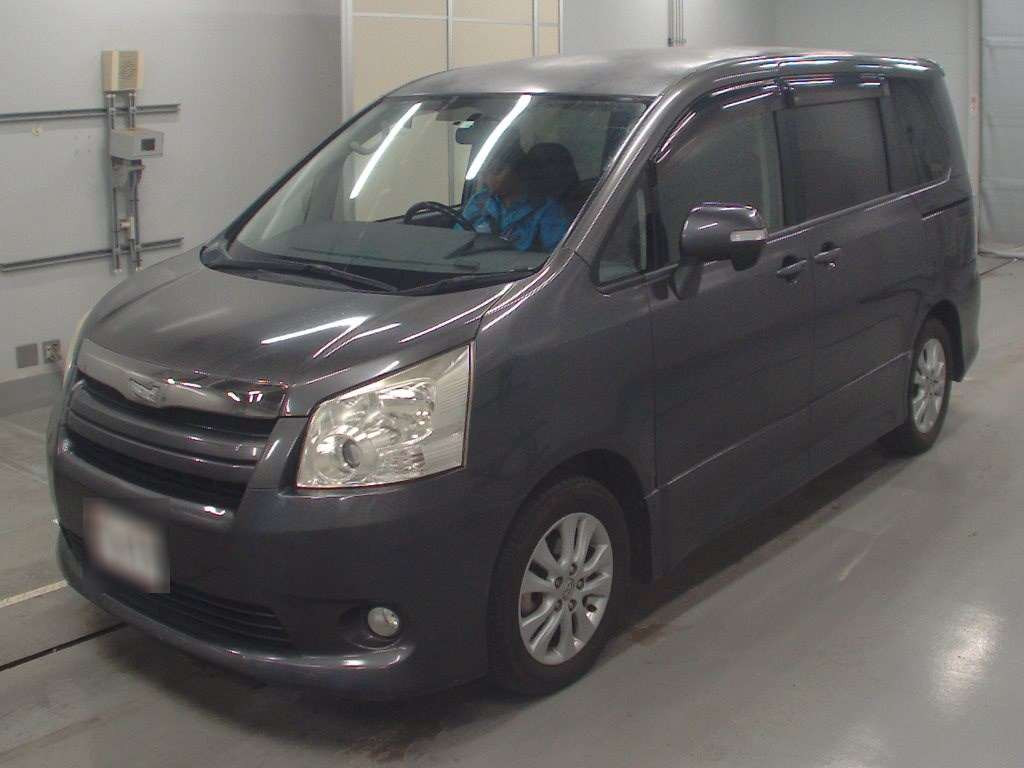 2007 Toyota Noah ZRR70W[0]