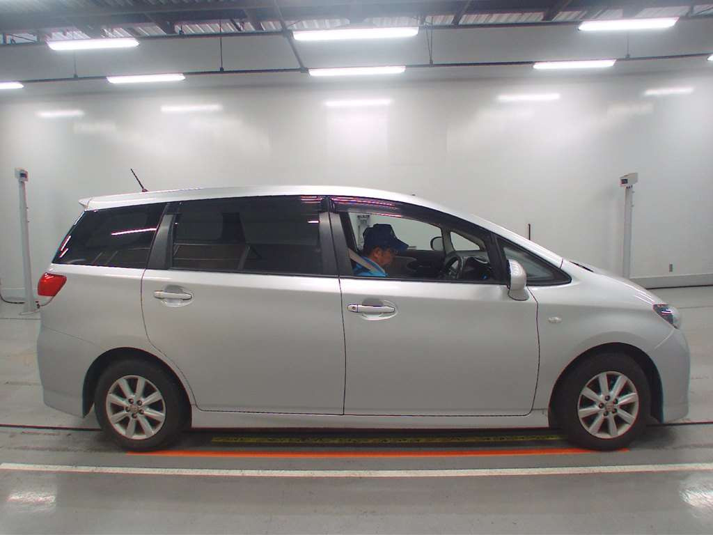 2009 Toyota Wish ZGE21G[2]