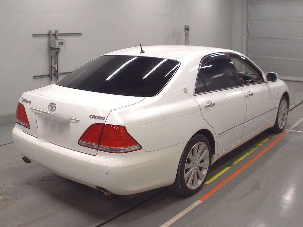 2004 Toyota Crown GRS182[1]