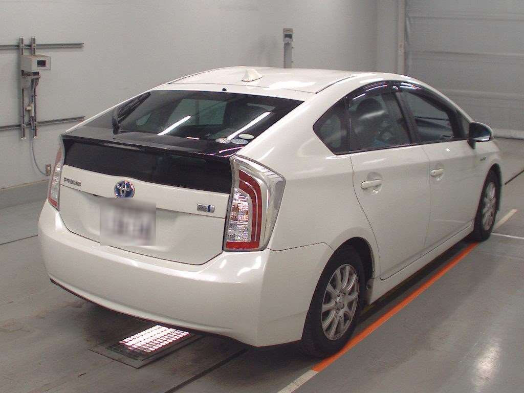 2013 Toyota Prius ZVW30[1]